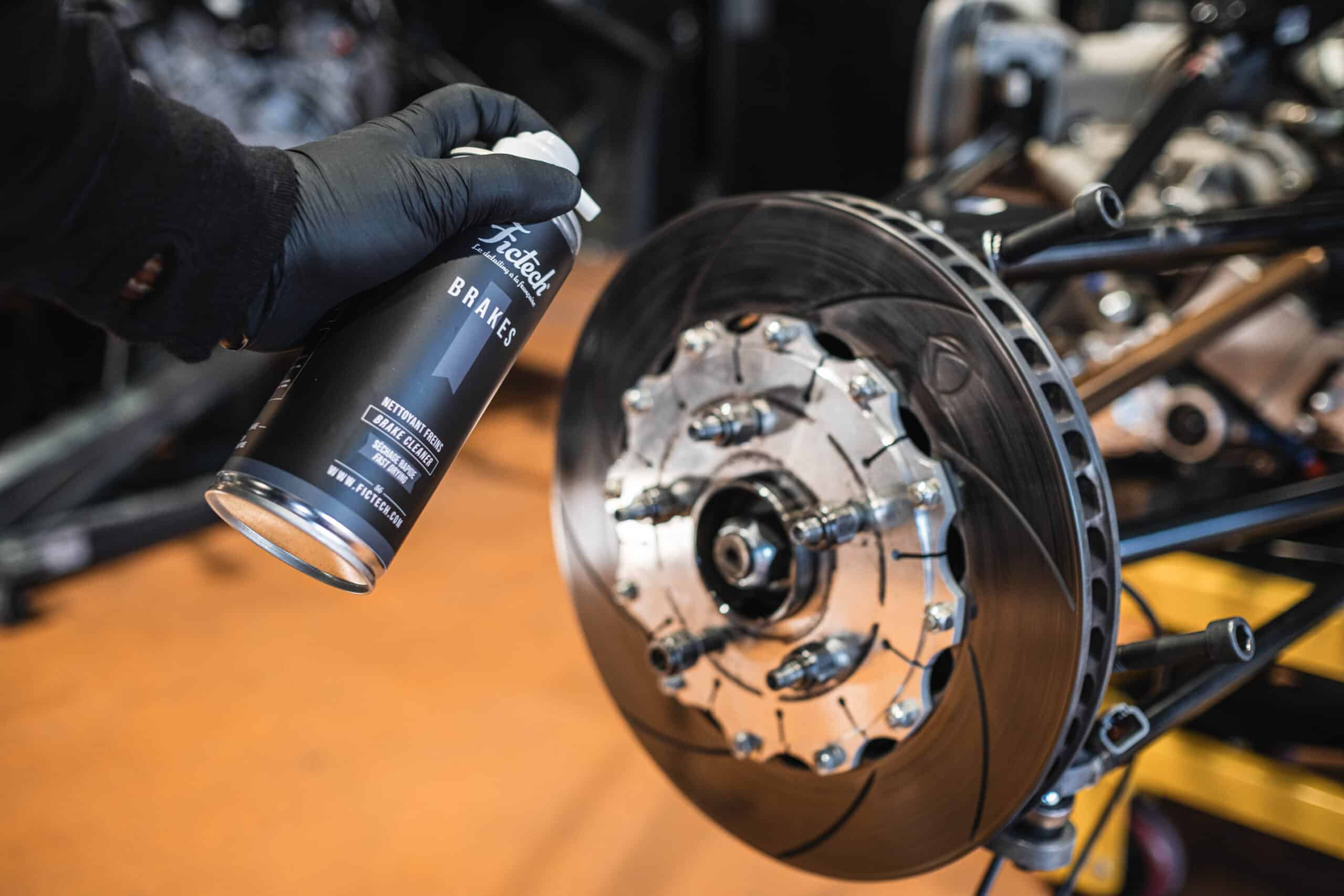 fictech-brakes-nettoyant-freins-moto-s-chage-rapide image 3