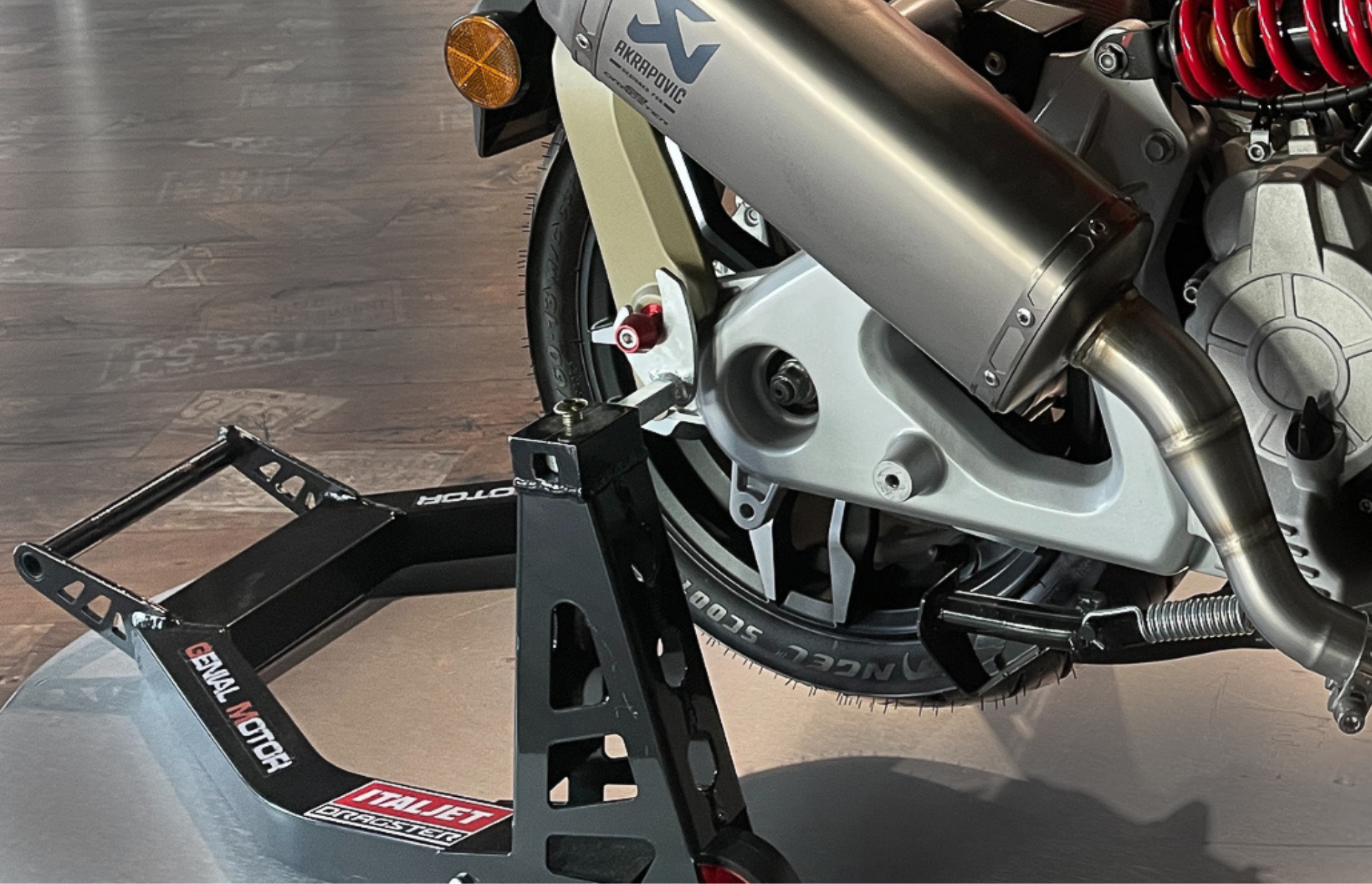 italjet-bobines-support-paddock-dragster-125-200-atelier image 2