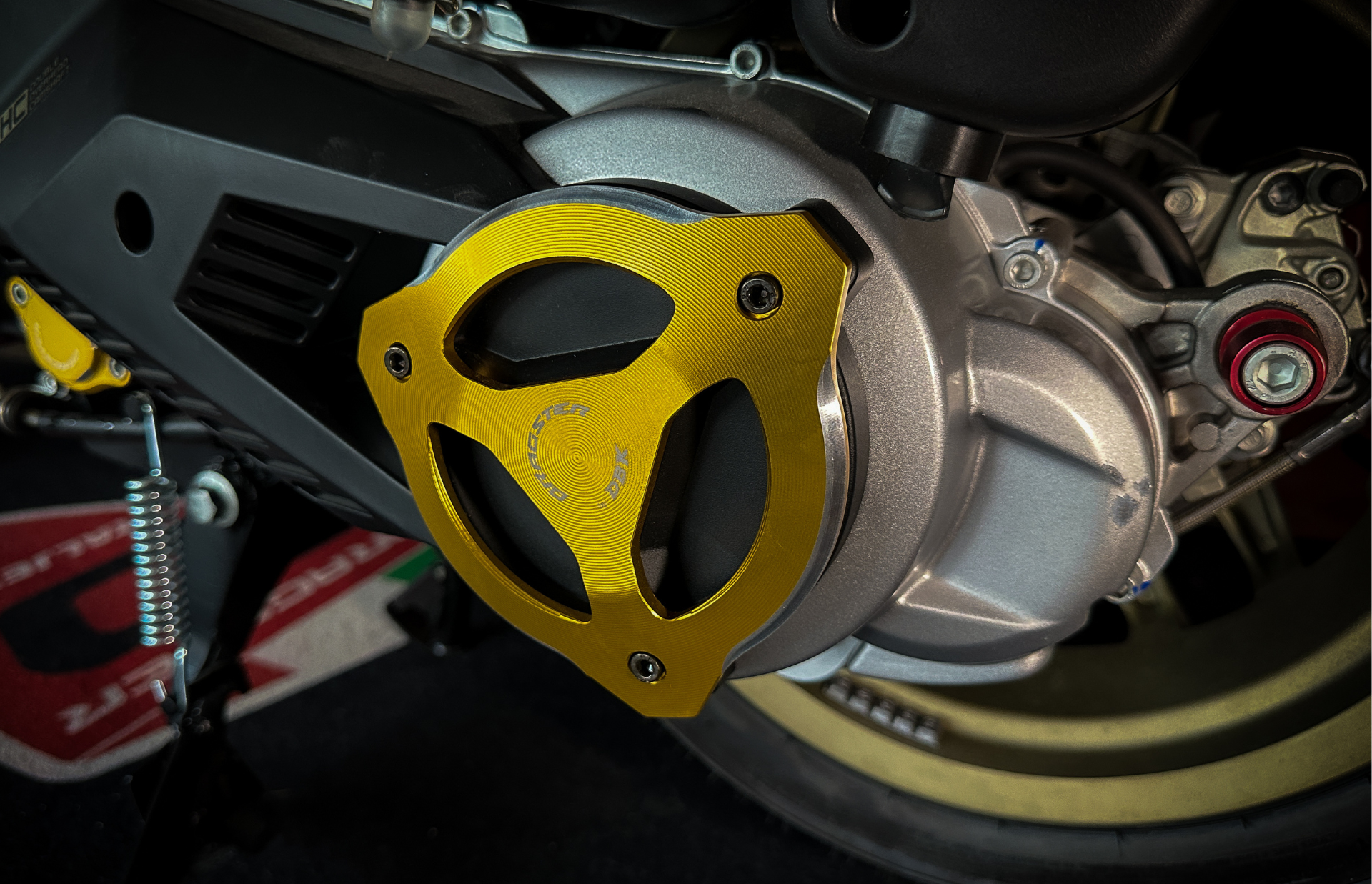 dbk-dragster-couvercle-embrayage-125-200-alu-noir image 5