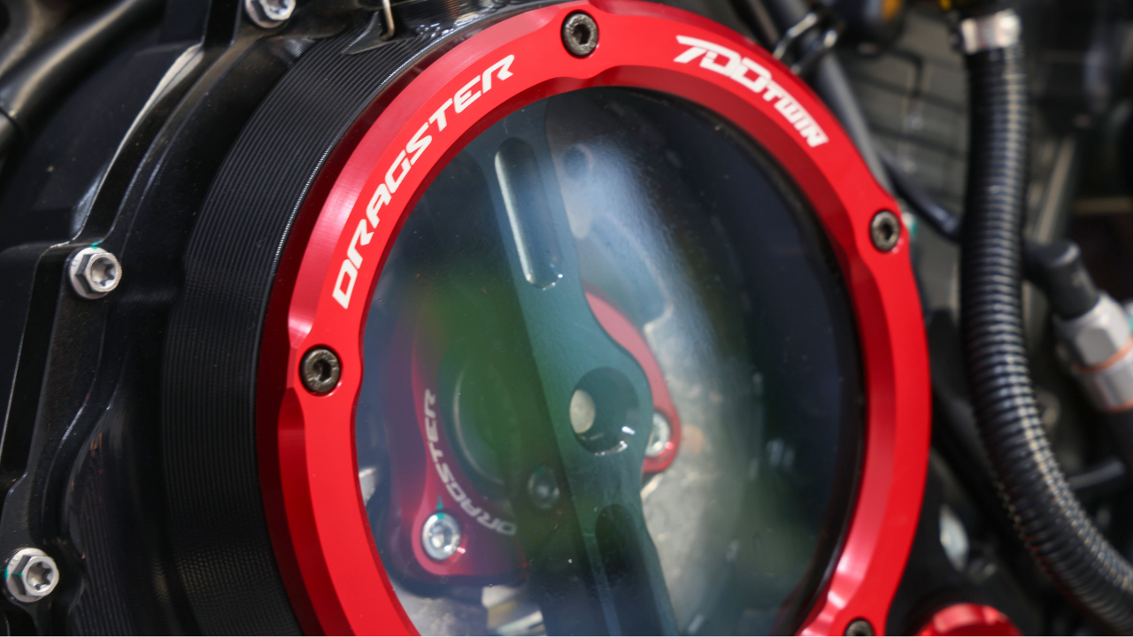dbk-precision-series-couvercle-embrayage-dragster-700-rouge-avec-hublot image 5