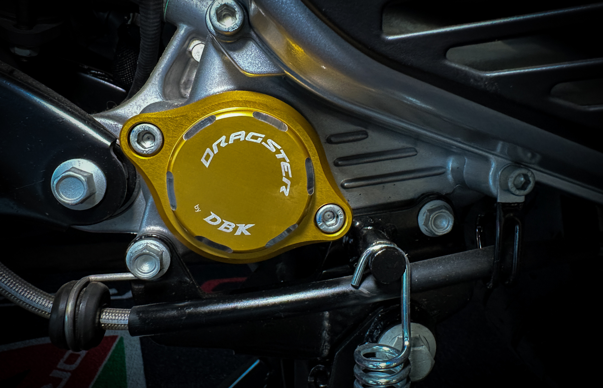 italjet-dbk-dragster-125-200-bouchon-filtre-huile-rouge-alu image 2