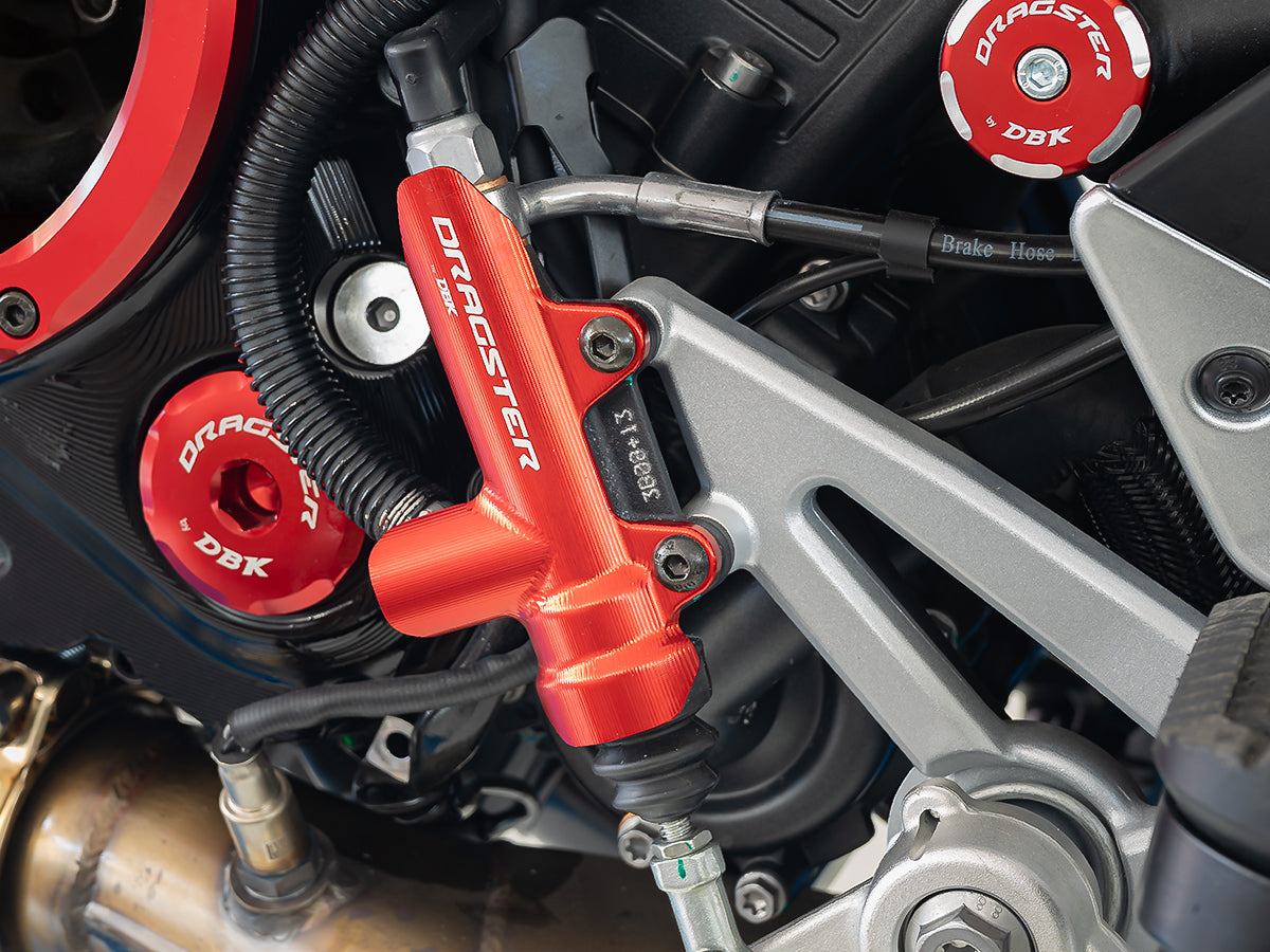 dbk-dragster-459-700-protection-pompe-frein-alu-rouge image 3