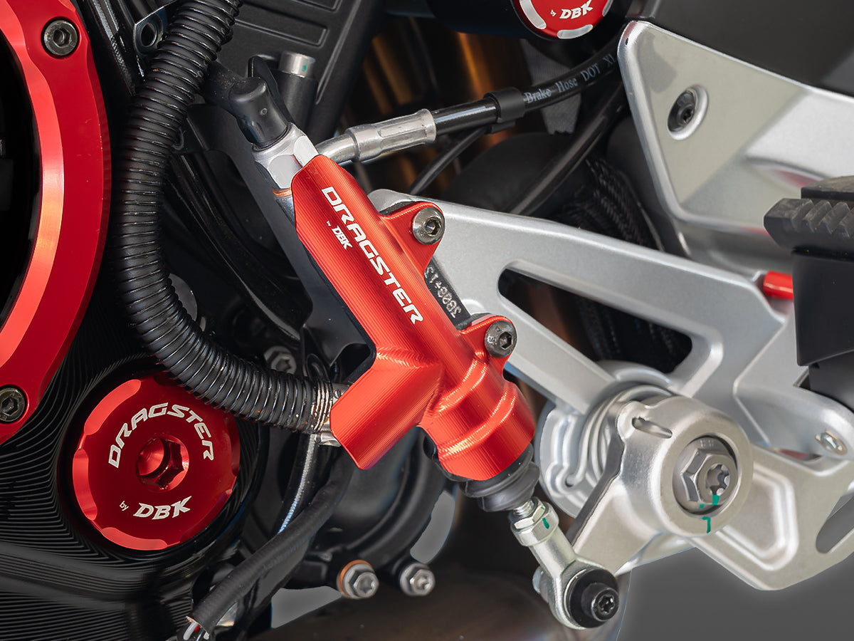 dbk-dragster-459-700-protection-pompe-frein-alu-rouge image 2