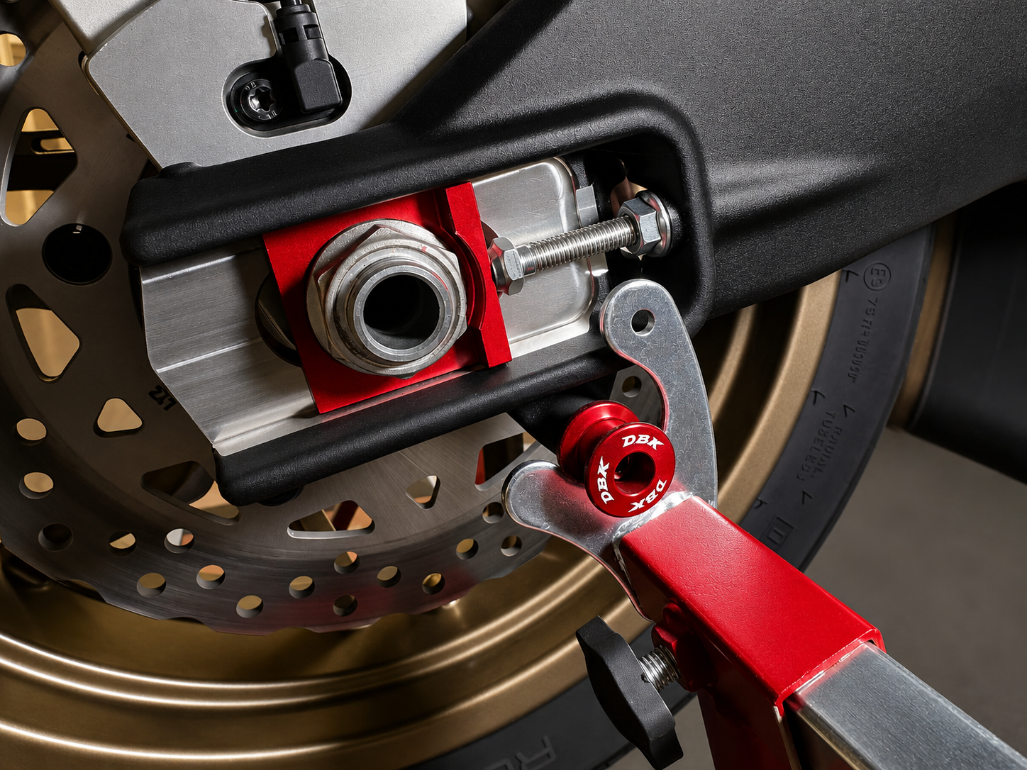 dbk-dragster-459-700-supports-b-quille-atelier-rouge image 2