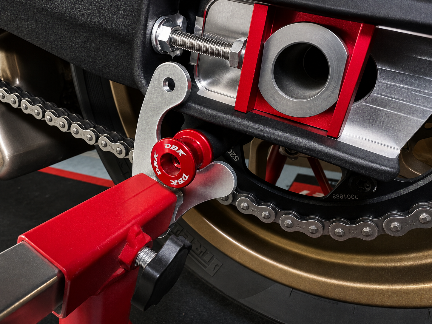 dbk-dragster-459-700-supports-b-quille-atelier-rouge image 3