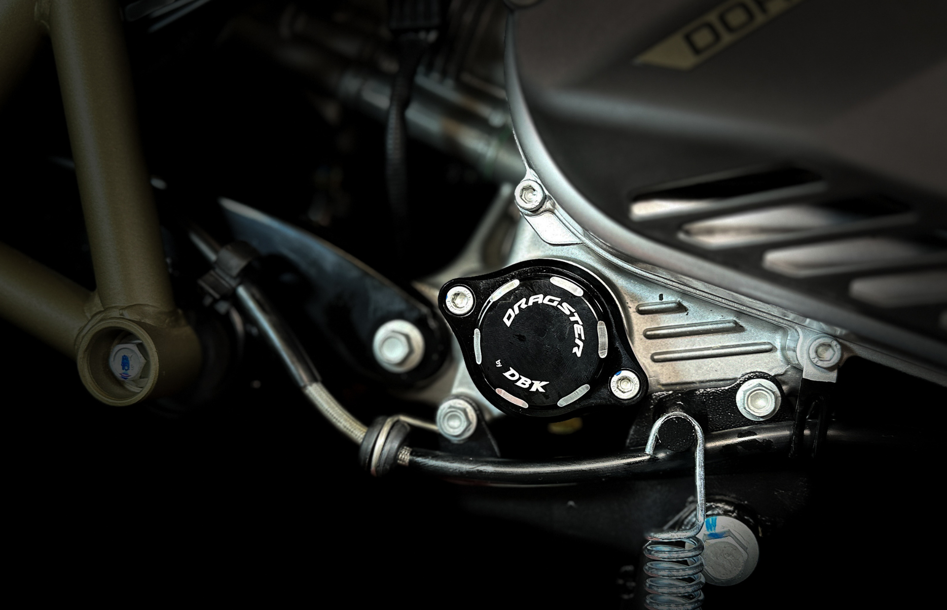 italjet-dbk-dragster-125-200-bouchon-filtre-huile-rouge-alu image 3