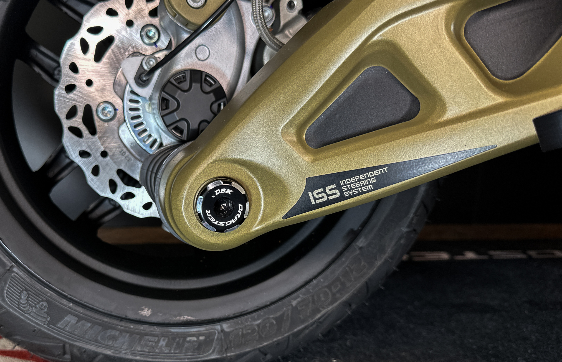 dbk-dragster-boulon-roue-avant-125-200-300-alu-noir image 2